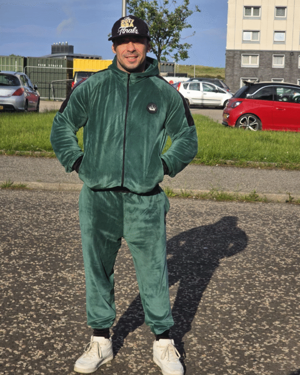 Untitled-11-04 Luxury Men’s Green Velour Tracksuit-Black Trim