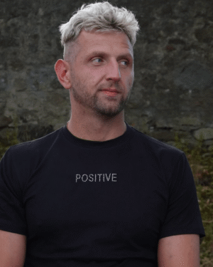 Minimalist Rhinestone t shirt Black 1P